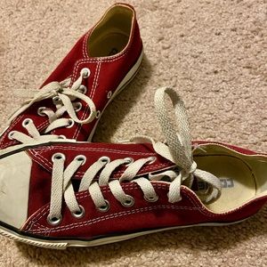 BURGUNDY Converse all star sneaker (low)